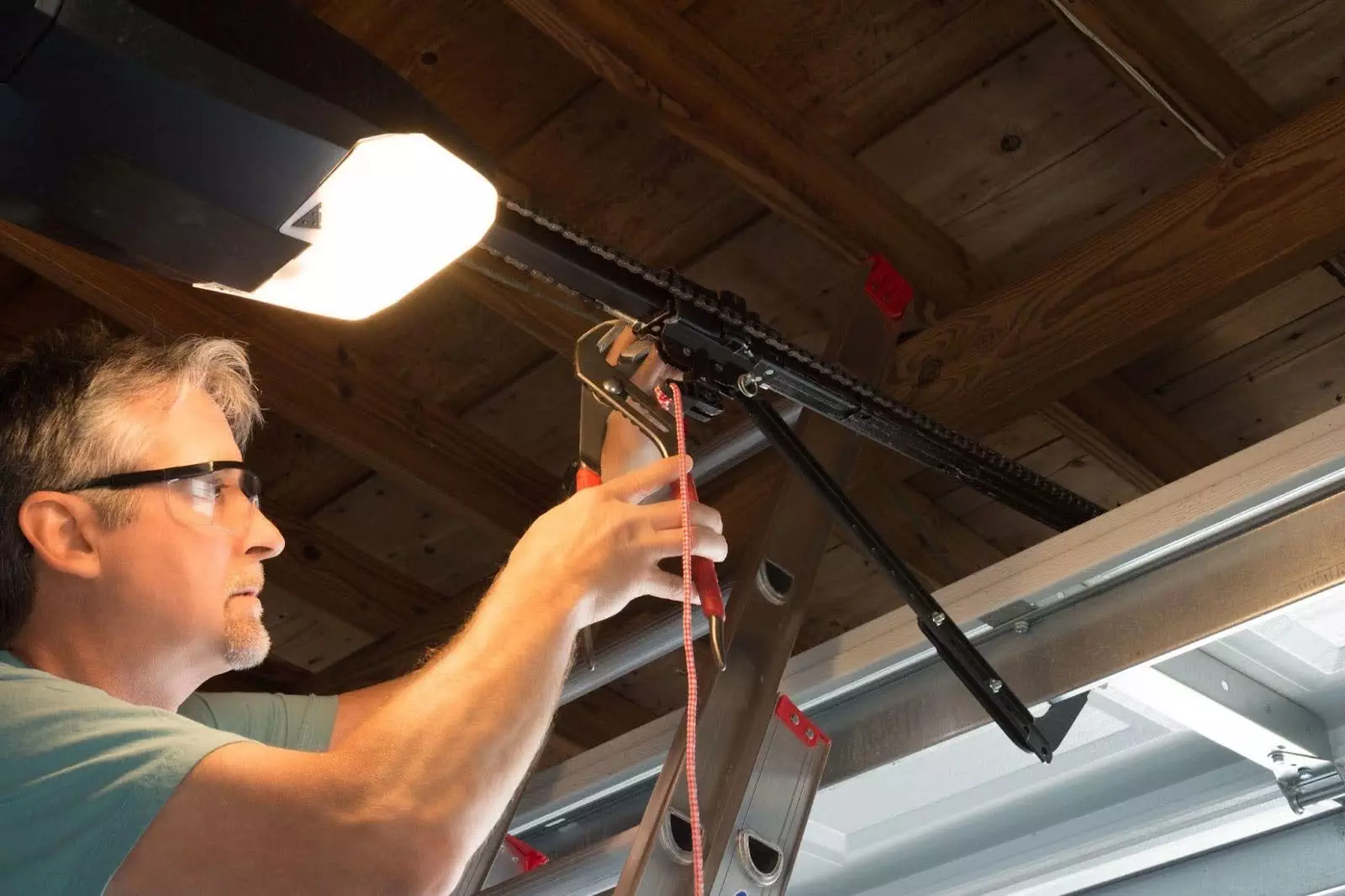 Top Tips for Maintaining Your Overhead Garage Door
